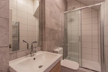 2 bed flat, Howard Gardens, Adamstown, Cardiff, CF240EF - Image 8